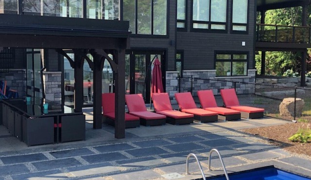 Waterfront Cottage on Lake Erie near Niagara Wine Region