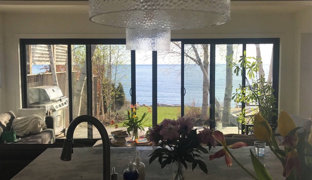 Waterfront cottage on Georgian Bay in the Blue Mountains on Lora Bay Golf Course