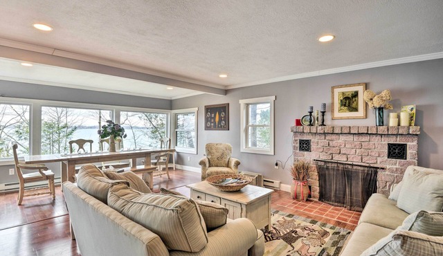 Waterfront Cottage on Sawmill Bay w/Deck!