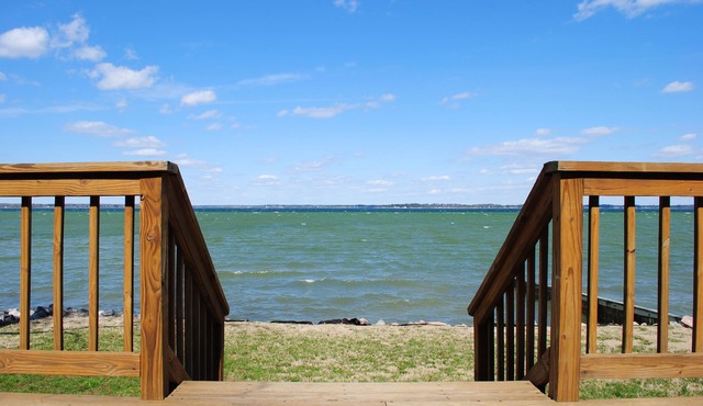 Waterfront Cottage on Chesapeake Bay w Private Beach-nBOOK YOUR SUMMER '26 WEEK!