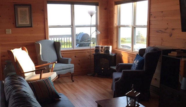 Waterfront Cottage Rental - Hardingdale Cottage