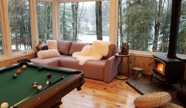 Waterfront Cottage Retreat With Hot Tub and Sauna