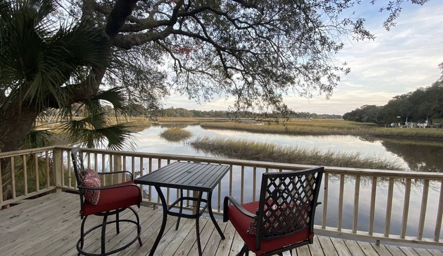 Waterfront Cottage * Deep Water Dock * Fishing * Spectacular Sunrises