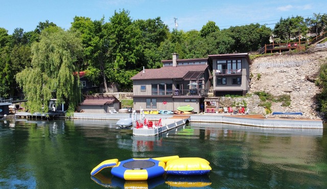 Waterfront Cottage With Unique Design