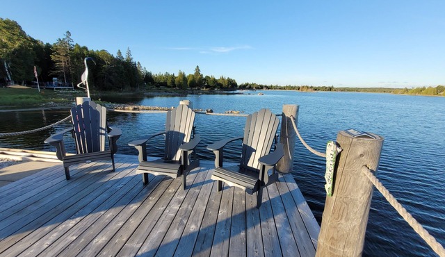 Waterfront Cottage w/Sauna and Private Sandy Beach