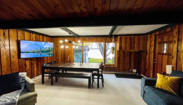 Waterfront Cottage with Stunning Sunsets & Hot Tub