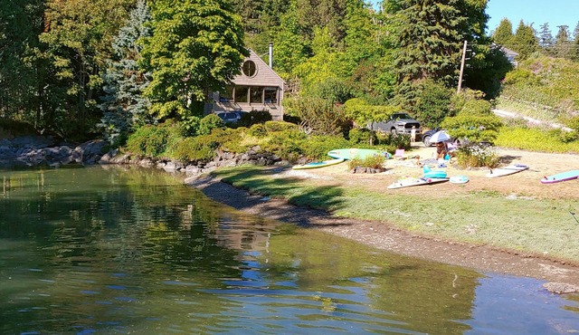 Waterfront cottage with tidelands, creek and waterfall!