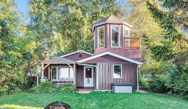 Waterfront Cottage with Tower and Hot Tub!