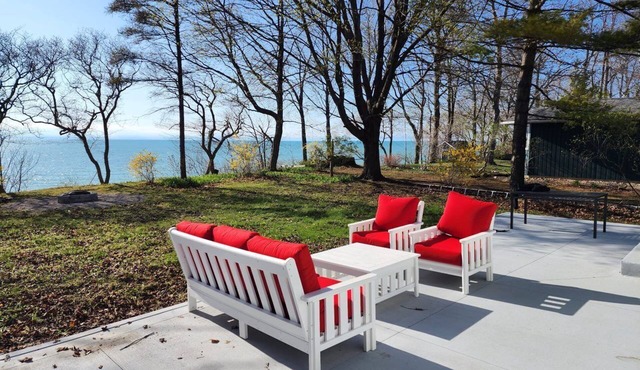 Waterfront Cottage with Private Beach Access - Newly Renovated!