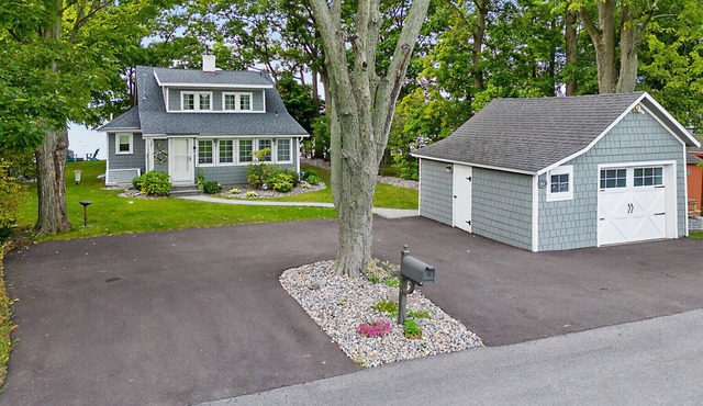 Waterfront Cottage with fireplace located directly on Owasco Lake.