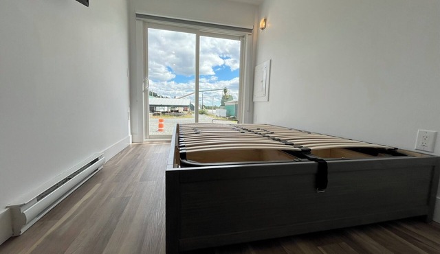 Waterfront Cozy Cabin! 10 Minutes to Downtown Halifax