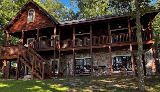 Waterfront Cozy Log Cabin Lake House - The Sunset Cabin