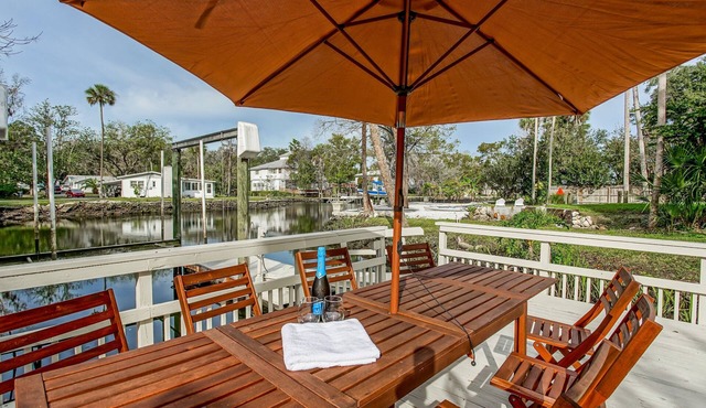 Waterfront Crystal River with Private Dock and kayaks