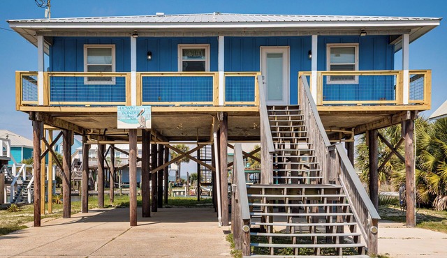 Waterfront Dauphin Island Home w/Deck & Boat Dock
