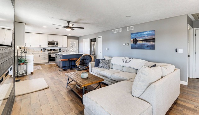 Waterfront Deck! Shell Knob Gem on Table Rock Lake