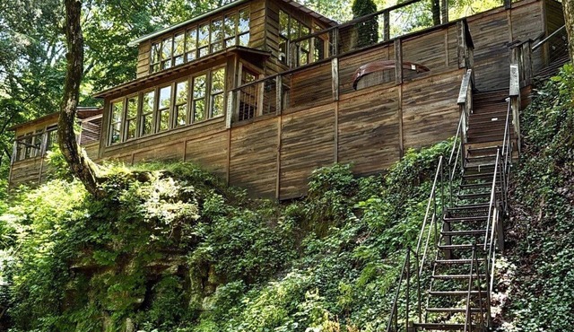 Waterfront Designer Cabin w/Dock, Decks, Hot tub and Fire Pits.