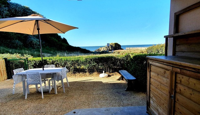 Waterfront - Direct access to the beach - 26 m² terrace - Seafront