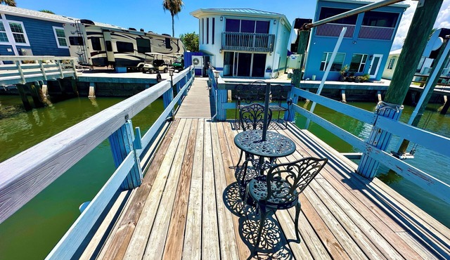 Waterfront, Dock, Beach Access 2Bed 3 Bath home in the beautiful Nettles Island, (N373)
