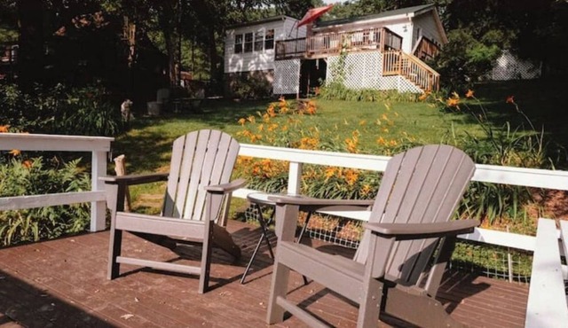 Waterfront, Dog Friendly Cottage, Kayaks/Canoe in the heart of the Catskills