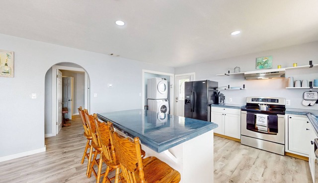 Waterfront, dog-friendly home with dock, 4 kayaks, firepit & great bay views