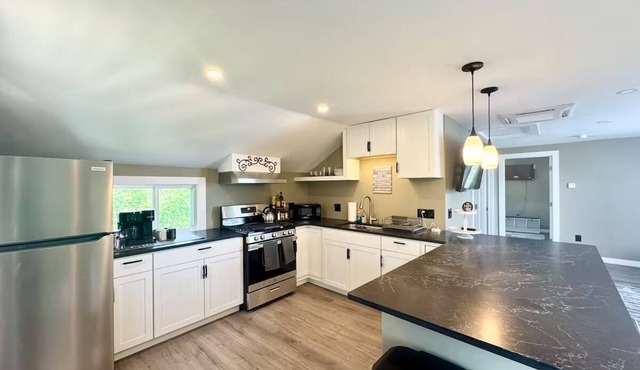 Waterfront/Dog Friendly/Firepit/1 bedroom 2 beds