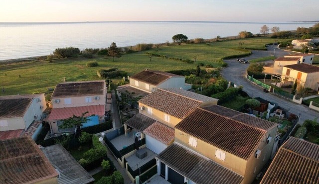 Waterfront duplex from SATURDAY to SATURDAY in high season