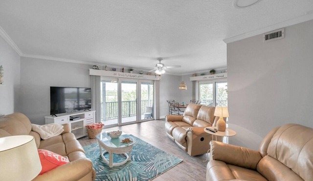 Waterfront End Unit Townhome with Garage(SS-23)