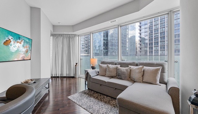 Waterfront/Ent District - 2BDRM + Free Parking