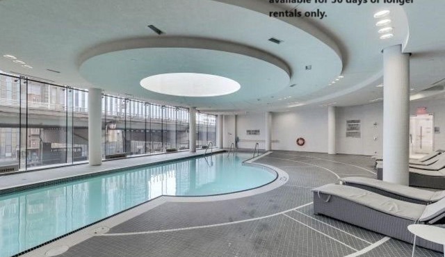Waterfront/Ent. District Condo-MTCC + Free Parking
