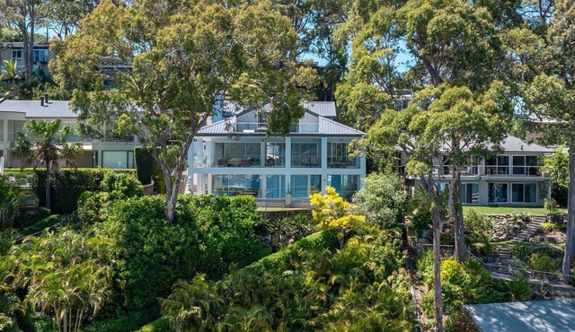 Waterfront Escape, Newport IH Luxe