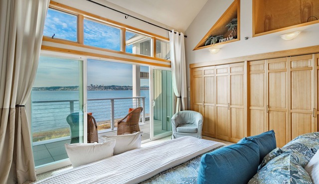 Waterfront Escape on Semiahmoo Spit – 3BR/2.5BA Condo with Panoramic Views