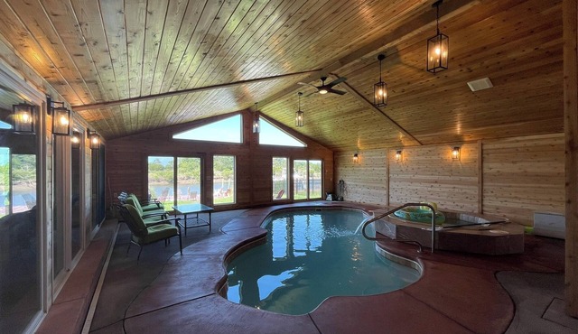 Waterfront Escape with Indoor Cedar Pool & Hot Tub-Chesapeake Bay Retreat