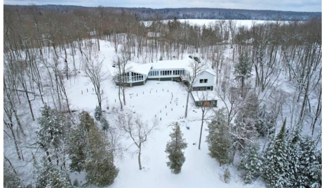 Waterfront Estate for Unforgettable Gatherings, Family Reunions, Peaceful Escape