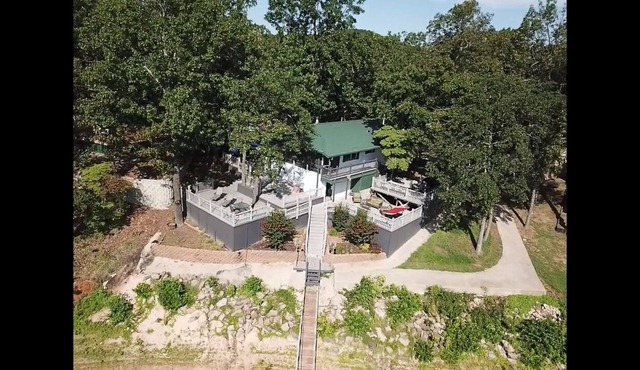 Waterfront Eufaula Lake house in Hidden Paradise with dock and slip