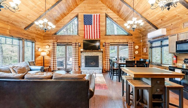 Waterfront family cabin, near falls, golf, ski resorts, hiking, fishing & more!