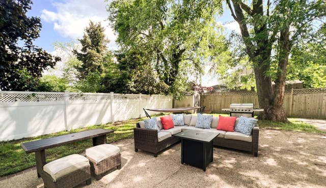 Waterfront Family-Friendly Community, Fenced-In Yard and Dog-Friendly