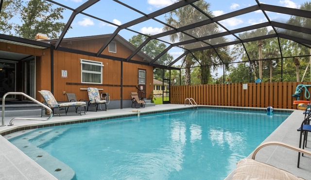 Waterfront family house on Homosassa River canal with Pool and dock!