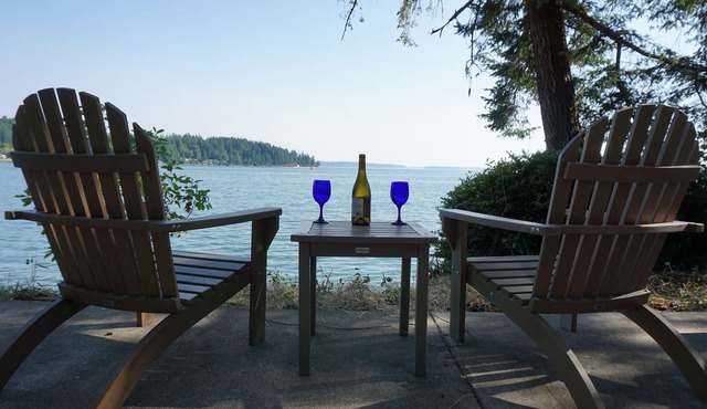 Waterfront Family Retreat near Gig Harbor