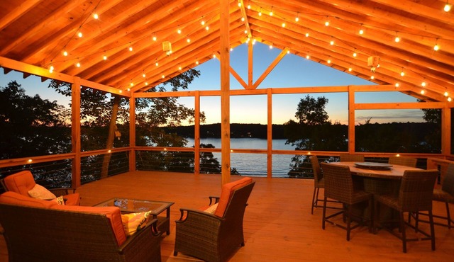 Waterfront|Few stairs|Kayaks|Firepit|Games|EV