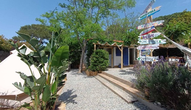 Waterfront fisherman's cottage Lou Miou