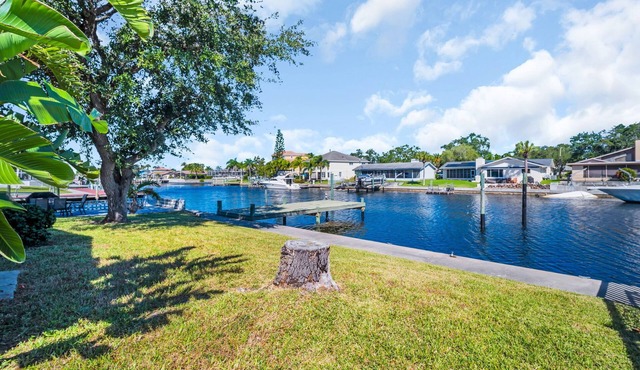 Waterfront, Fishing, Firepit @ The Pier Cottage