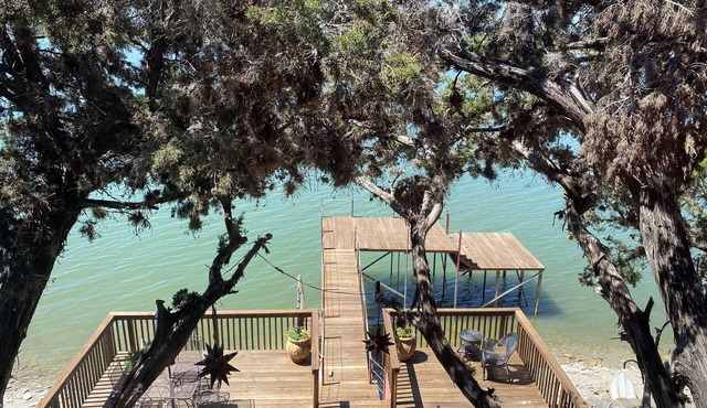 Waterfront, fishing primer, sunning decks, swimming area, kayaks