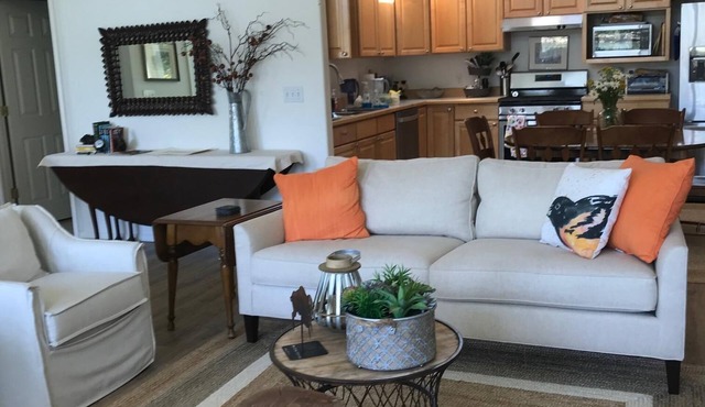 Waterfront Flathead Lake Open Concept Home-2 Lg Master BR-2 Patios-Boat Dock