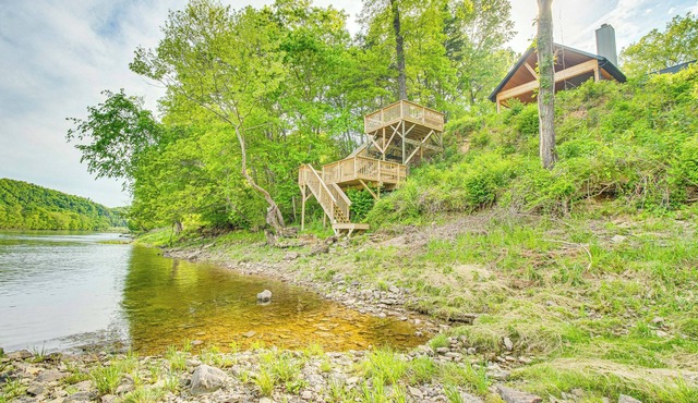 Waterfront Flippin Retreat w/White River Access!