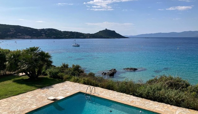 Waterfront villa, patio pool