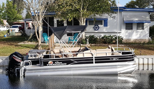 Waterfront Front Rental With Pontoon Boat, Dock and Golf Cart!