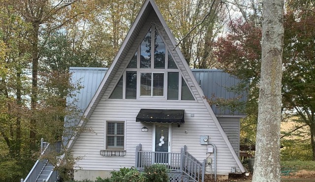 Waterfront ~ Game Room ~ Hot Tub ~ Fire Pit