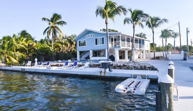 Waterfront Gated Home—Pool, Spa, Private Dock & Boat Ramp—Gulfside Luxury Stay