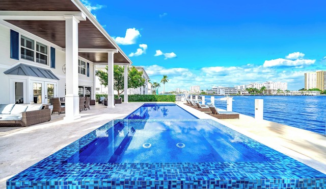 Waterfront Gem! Heated Pool+HotTub! Close 2 Beach!