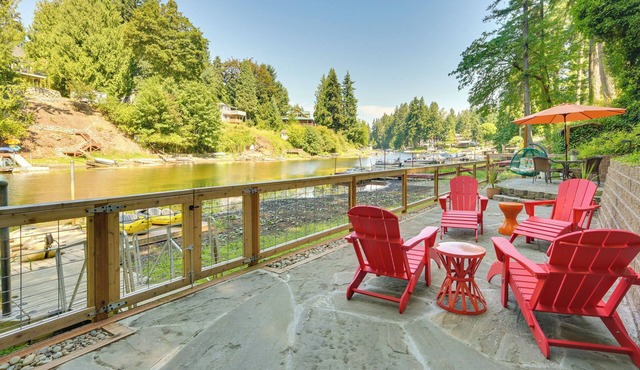 Waterfront Gem on Lake Saint Clair w/Private Deck